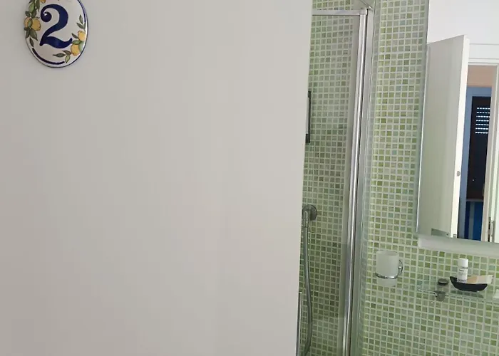 English בית הארחה סורנטו