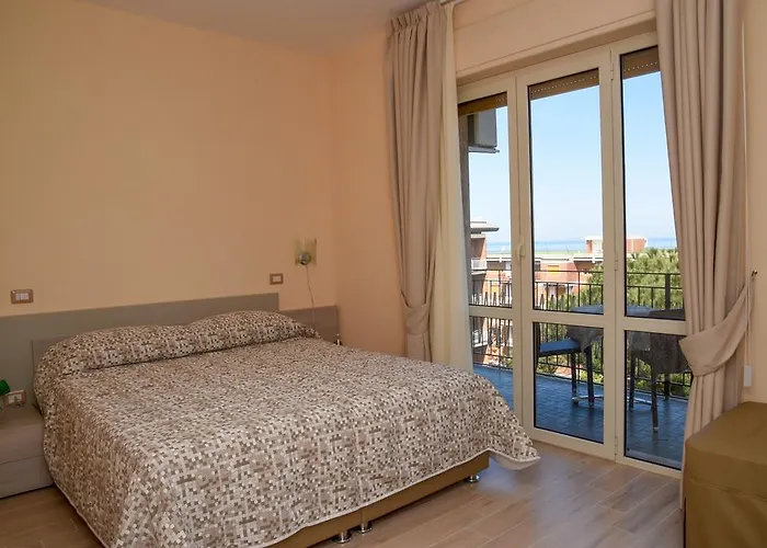 ゲストハウス English 3*